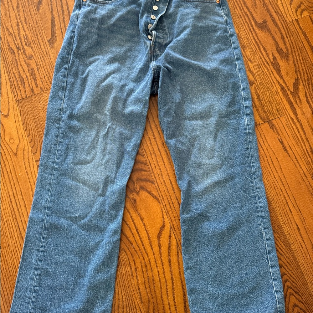 Levi’s rib cage  boot cut jeans. Size 32